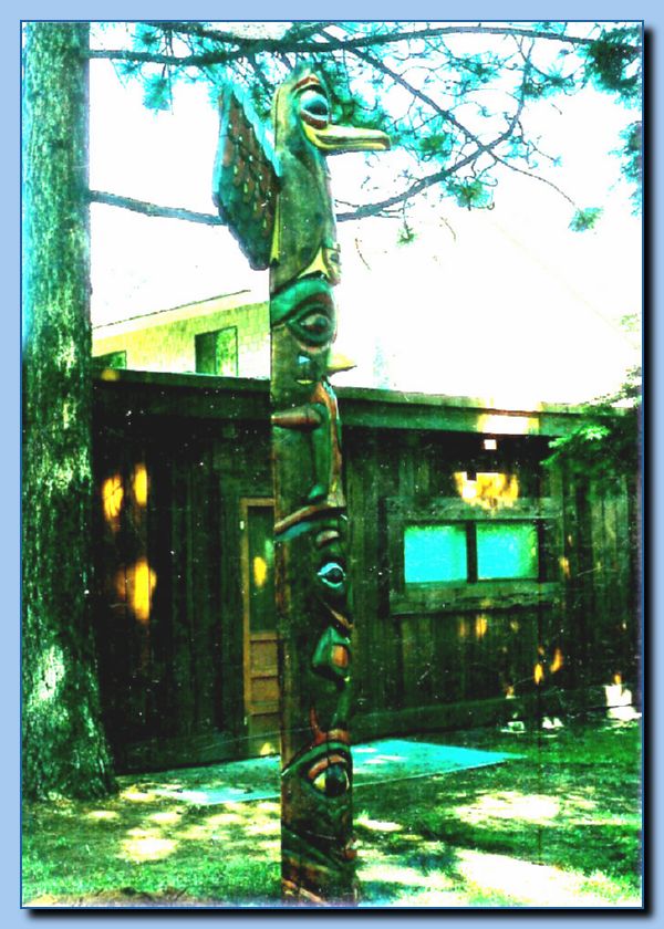 2 105 Totem Traditional Archive 01